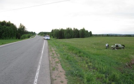 Пьяный водитель легковушки перевернулся на трассе Глазов – Красногорское 