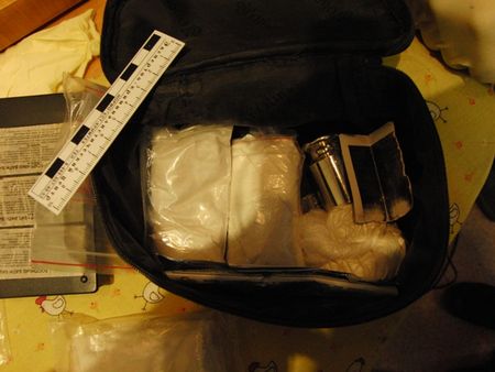 Старшеклассница привезла в Новосибирск 1 кг дизайнерских наркотиков