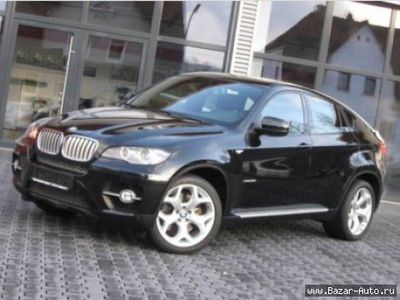 Автомобиль BMW вице-президента «Внешпромбанка» совершил наезд на двух пенсионеров
