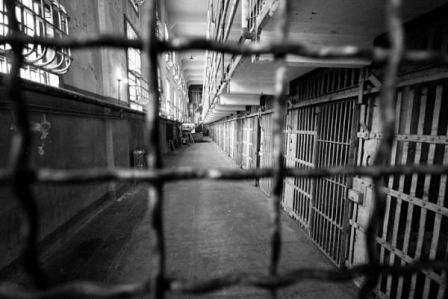  Члену избиркома в Сарапуле, развращавшему 15-летнюю девочку, грозит до 6 лет лишения свободы 