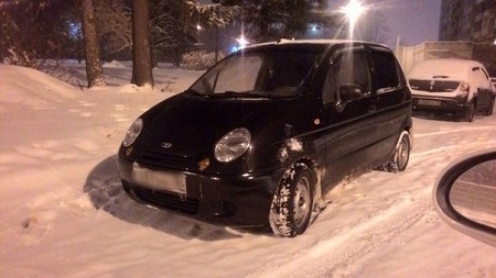 Троих жителей Ижевска, ограбивших прохожего, нашли по следам шин на свежевыпавшем снегу