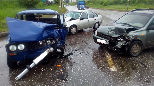 Три автомобиля столкнулись на ул.Союзной в Ижевске