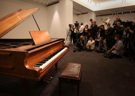 Рояль группы «ABBA» продадут с аукциона за один миллион долларов