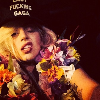 Леди Гага предстала перед поклонниками без макияжа