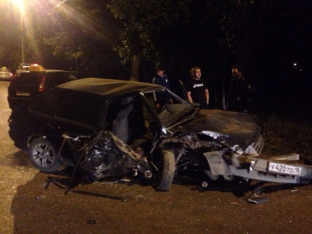 В Ижевске водитель сбежал с места аварии, в которой серьезно пострадала пассажирка