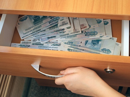 Более 650 тыс рублей украла в Ижевске директор УК