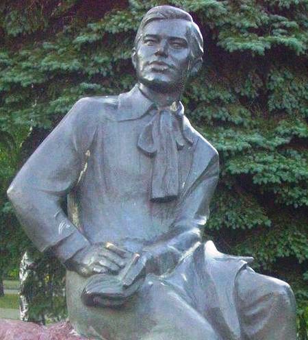 Камень для памятника Кузебаю Герду в Вавожском районе привезли из Свердловской области