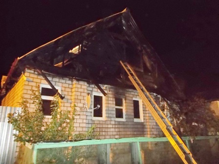Частный дом и конюшня пострадали в огне в Малопургинском районе