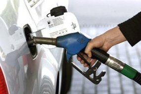 Популярный гипермаркет в Ижевске устроил раздачу бензина