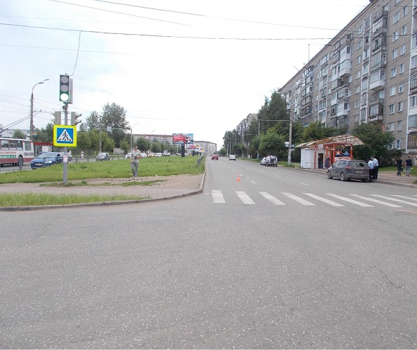В Ижевске 16-летнюю девушку сбили на Молодежной недалеко от пешеходного перехода