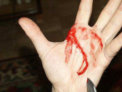 Мужчина ударил ножом своего коллегу в Ижевске
