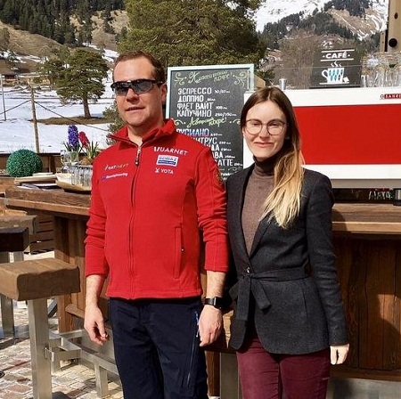 «Заболевшего» Дмитрия Медведева сфотографировали на лыжном курорте