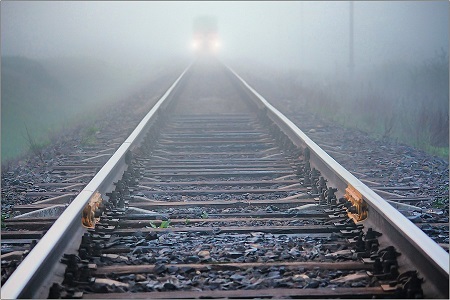 В Ижевске подросток, зацепившись рюкзаком за поезд, получил смертельную травму