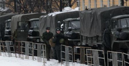 Войска стягивают в Москву в ожидании нового митинга
