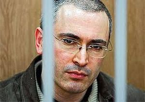 Михаила Ходорковского в тюрьме посетит мать