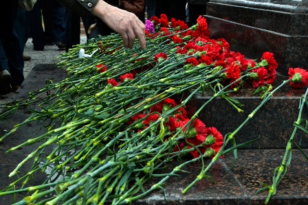 Глазовчане возложат цветы к мемориальным доскам Героев Советского Союза 