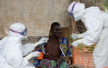 Лихорадка Эбола может добраться до России в конце октября