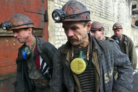 В обрушенной шахте в Воркуте остаются заблокированными 28 шахтеров