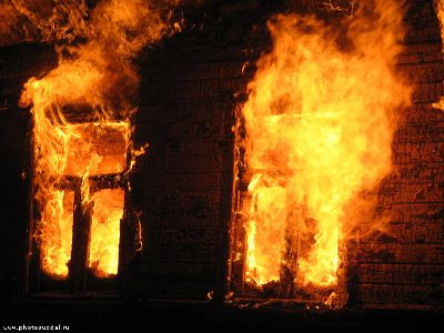 Четыре человека заживо сгорели в своем доме в Сарапуле