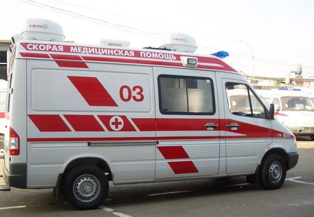 Трехлетняя девочка попала в больницу после аварии в Шаркане
