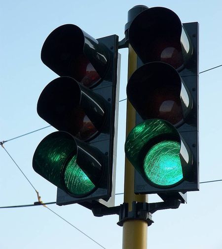Светофор на выезде с улицы Поймы на Сарапульский тракт в Ижевске появится в августе