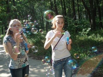 Раздетые жители Воткинска надуют миллионы мыльных пузырей