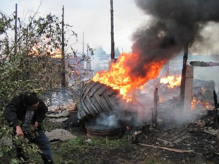 Двое жителей Сарапульского района отравились угарным газом