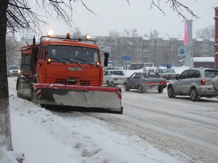 Оперативную расчистку дорог от снега провели в Ижевске