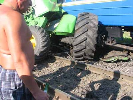 ГЖД: в столкновении с локомотивом  в Ижевске виноват водитель комбайна
