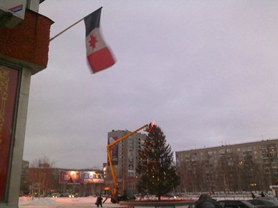 Первая новогодняя елка появилась в Ижевске