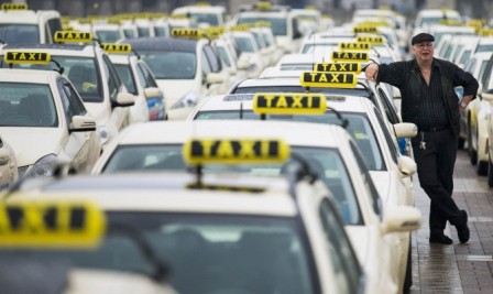Российские таксисты объявили забастовку