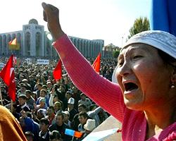 800 добровольцев помогут милиции навести порядок в Киргизии