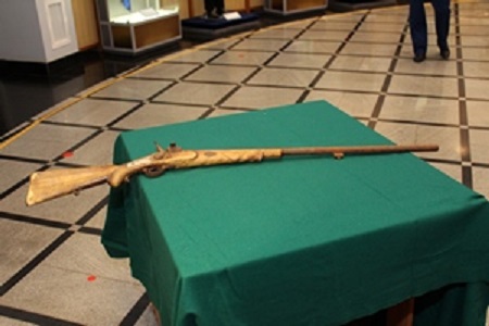 Представляющее историческую ценность ружье передали в музей Калашникова