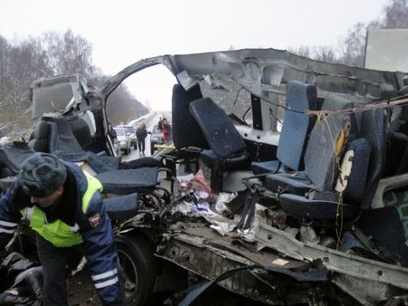 В автокатастрофе под Тулой погибли 7 и серьезно пострадали еще 48 человек