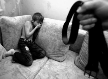 Житель Ярского района заплатит штраф за избиение сына