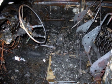 Трое подростков  перевернулись на угнанном автомобиле и сожгли его в Каракулинском районе