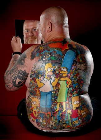 Фанаты «Симпсонов» показали свои татуировки с мультяшными героями