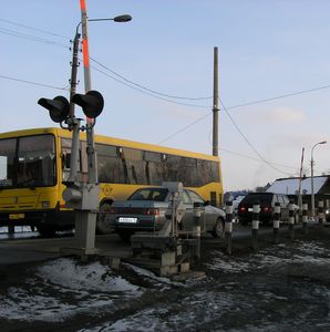 Три человека погибли при столкновении автомобиля с поездом  под Волгоградом