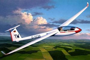 В Ижевское небо юные конструкторы  запустили мини-копии самолетов