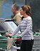 Кейт Миддлтон кормит принца Уильяма пиццей из супермаркета