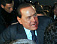 Берлускони разбил голову об  ванну