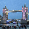 Тауэрский мост в Лондоне получил розовую подсветку в честь рождения дочери Кейт и Уильяма