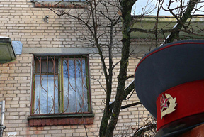 Воткинский участковый прописал свою семью в аварийный дом и получил квартиру