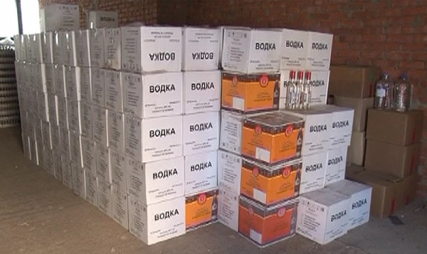 Шесть тысяч бутылок контрафактного алкоголя обнаружили в Ижевске