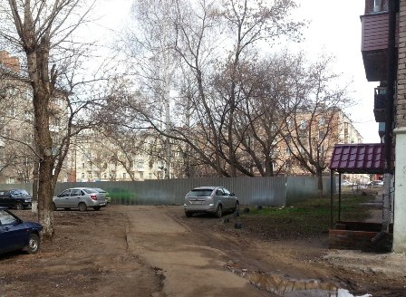 Работы по строительству магазина в сквере на улице Ленина в Ижевске приостановлены
