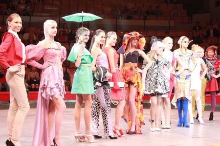 Модные тренды сезона показали ижевские мастера на конкурсе «Гимн ремеслу»