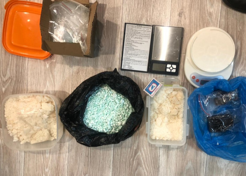 Больше 2 кг наркотиков нашли у нарко-оптовика в Ижевске 