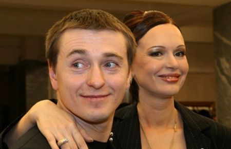 Жена Сергея Безрукова забеременела через 12 лет брака