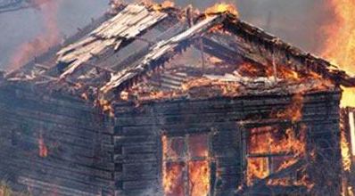 Двухэтажный дом загорелся в Увинском районе Удмуртии