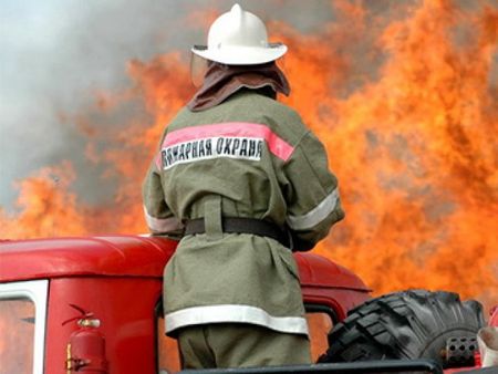 Пожар в Ленинском районе Ижевска нанес ущерб в 100 000 рублей